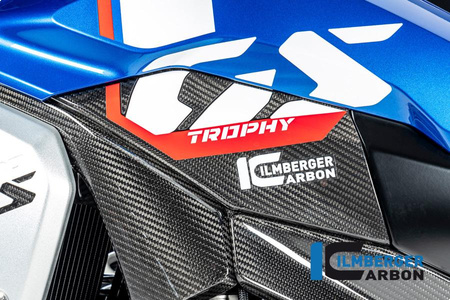 Osłona zbiornika paliwa dolna lewa (górna część) – połysk carbon BMW R 1300 GS od 2023 ILMBERGER CG.TUL.033.R23GS
