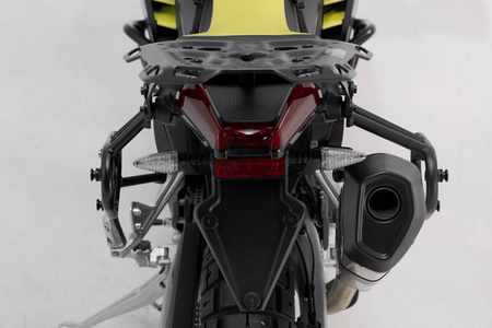 ZESTAW KUFRÓW BOCZNYCH URBAN ABS I STELAŻY SW-MOTECH APRILIA TUAREG 660 (21-) BLACK 2X165L