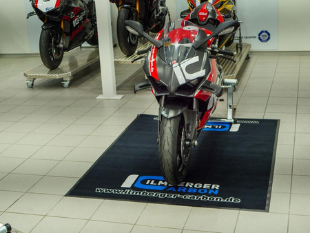 Dywanik podłogowy do motocykla Merchandise Merchandise - czarny ILMBERGER TEP.003