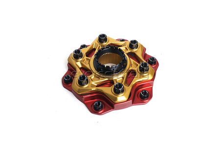 EVOTECH RC Zestaw mocujący zębatkę tylną  Triumph Speed Triple 1200 RS 2021-2025