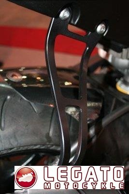 MOCOWANIE WYDECHU YAMAHA YZF-R1 02-03 BLACK