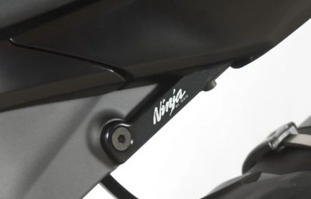 MOCOWANIE TŁUMIK Z ZAŚLEPKĄ MOCOWANIA TYLNYCH PODNÓŻKÓW KAWASAKI ZX6-R '09-