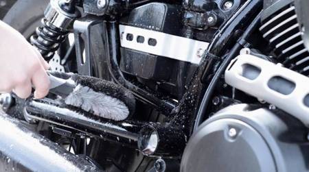 206 - Zestaw 5 wysokiej jakości szczotek do mycia motocykla