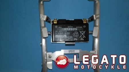 Stelaż tylny sportowy z uchwytem na akumulator Motoholders Kawasaki ZX 10 R/16- srebrny